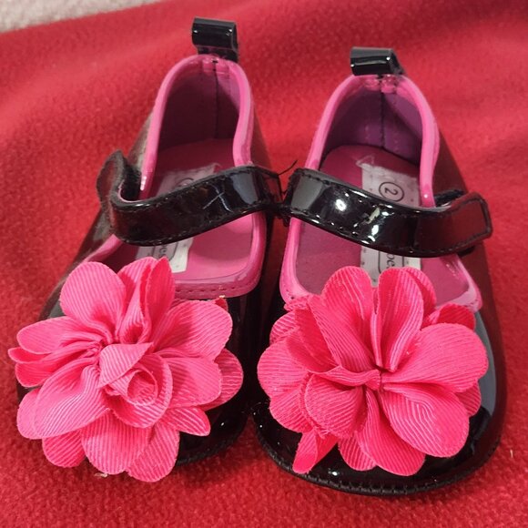 Tendertoes Black Patent Leather Fascia Flower Detail Infant Velcro Dress Shoe 2 - Picture 3 of 16